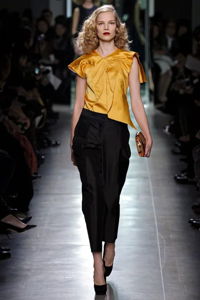 Look 24